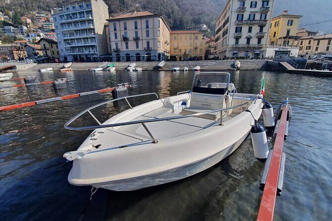 1 Hour Boat Rental Without License 40cv Engine on Lake Como - Driving Lake Como without a license: what it’s really like