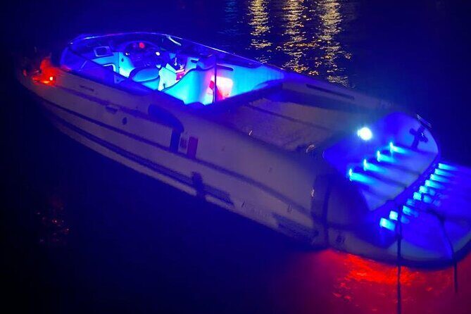 1 Hour Private and Guided Cruise to Lake Como Mostes motorboat - Moltrasio, Carate Urio, and Laglio: The Western Shore in Real Time