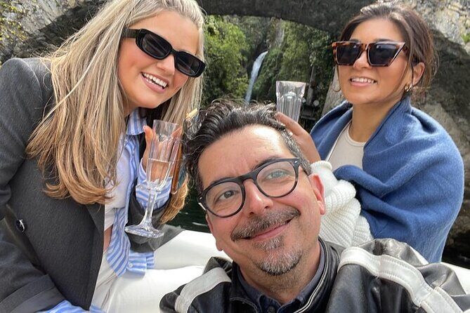 1 Hour Private and Guided Cruise to Lake Como Mostes motorboat - Villa Pliniana, Il Sereno, and Villa Troubetzkoy: A Shoreline With Stories