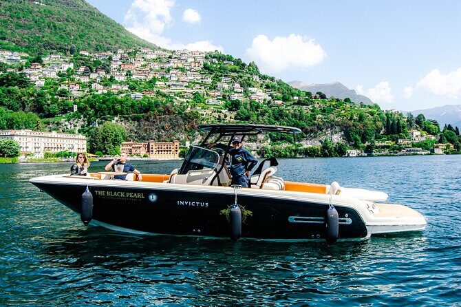 1H Luxury Cruise Como Lake Tender Yacht Invictus 9 Pax - Entering Como’s waterfront: where the cruise really starts