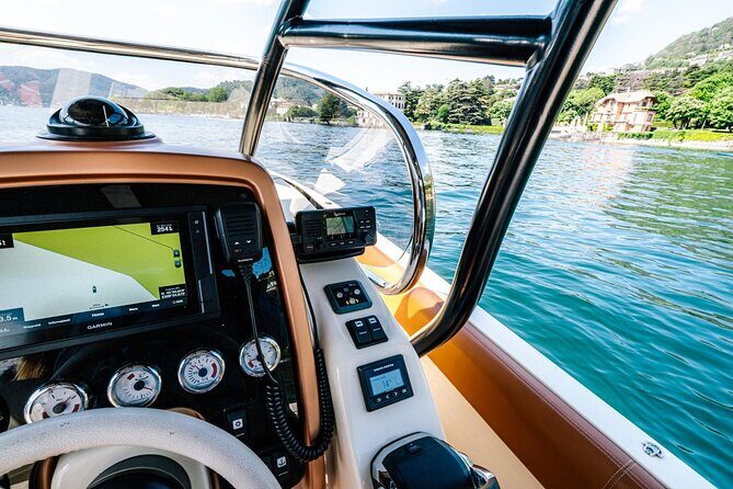 1H Luxury Cruise Como Lake Tender Yacht Invictus 9 Pax - Stop 1: Como pier to Cernobbio’s villa corridor