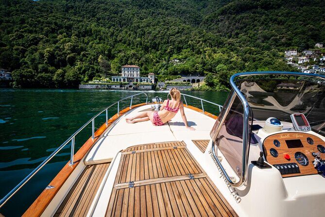 1H Private Cruise on a beautiful wooden speedboat on Lake Como - Key highlights at a glance