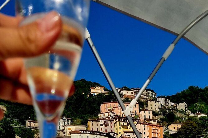 2 Hours and 30 Minutes Private Tour Lake Como - Villa Olmo and the Life Electric monument to end on a smart note