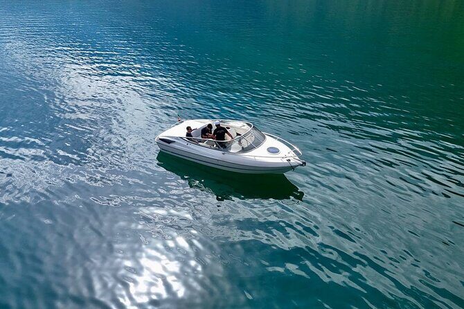 2H, 3H, 4 Hours Private Boat Tour in Lake Como Luxury Experience - Isola Comacina: ruins, frescoes, and a small island pause