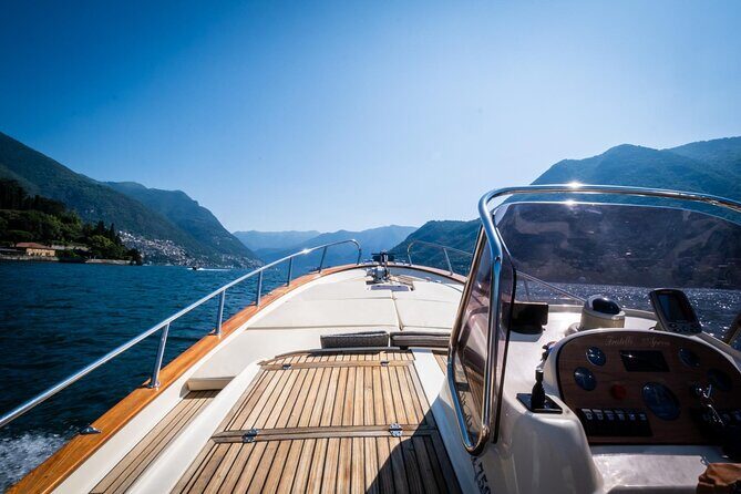 2H Private Cruise on a beautiful wooden speedboat on Lake Como - Isola Comacina: the only island on the lake and your quick swim moment