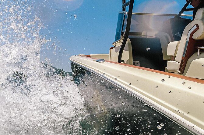 2H Private Cruise on Lake Como Tender yacht Invictus 9 pax - The “Private” Part: What 2 Hours Gets You