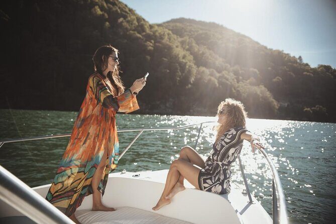 4 Hours Private Boat Cruise on Lake Como - Bellagio and the Tip Spartivento: the lake splits, and so does the mood