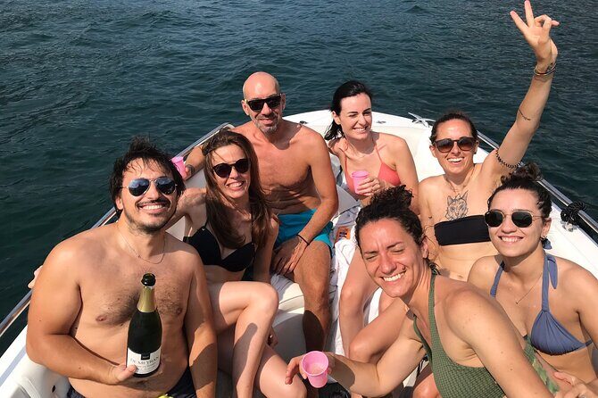 4 Hours Private Boat Tour in Lake Como with Captain - A 4-hour private cruise with captain and guide (not a slow sightseeing bus)