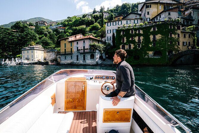 4 Hours Private Cruise on Lake Como by Motorboat - Meeting in Como: the first views from the pier by Bar Lario