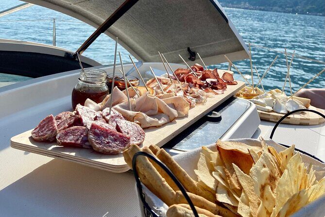 4h Catamaran Tour on Lake Como - Como Boat Rent & Cruise - First Impressions in Tremezzo: A Smooth Ride for Half-Day Views