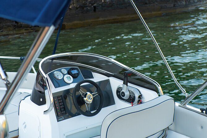Be the Captain : Drive Your Own Boat on Lake Como - Timing, Weather, and Docking: The Stuff That Makes or Breaks the Day