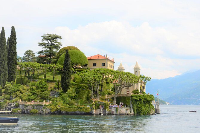 Best of Lake Como Experience from Milan, Cruise and Landscapes - Getting into Como: quick stops before Bellagio