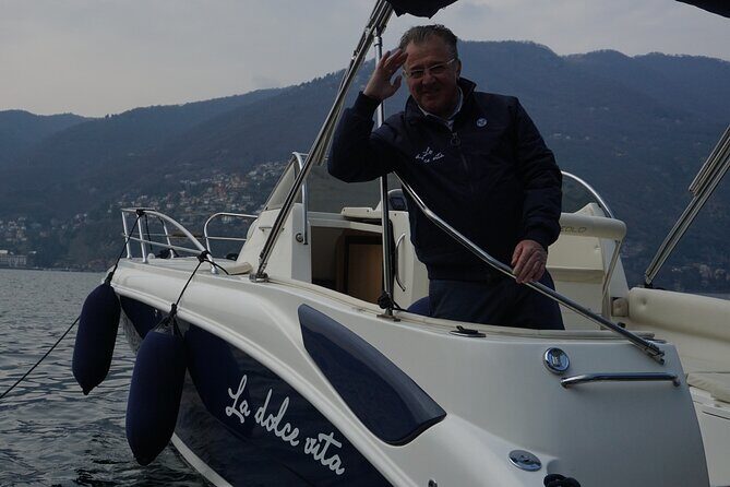 Classic boat tour on Lake Como - A One-Hour Look at Lake Como’s Villa Parade