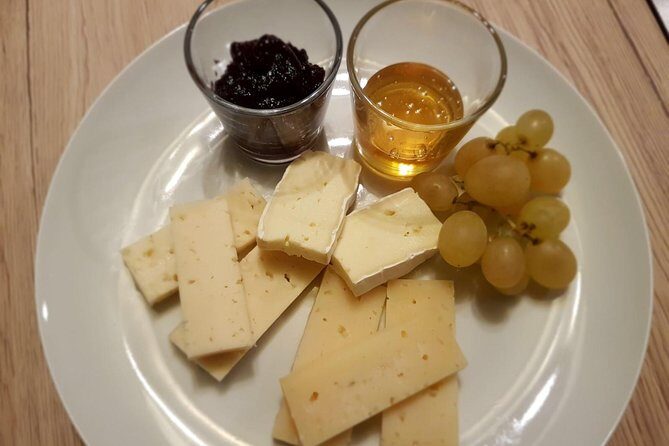 Domaso: Wine Tasting at the Winery on Como Lake - Wine and food at a Lake Como winery in Domaso