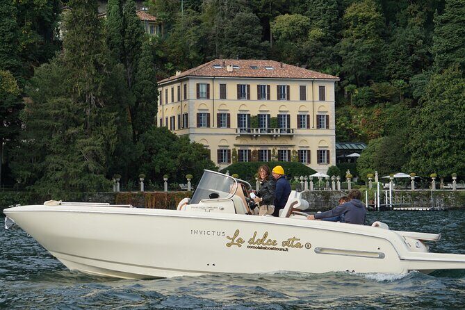 Dreamer tour(1 H) luxury boat aperitif onboard - Mandarin Oriental, Villa Oleandra, and Passalacqua: The Star-Studded Section