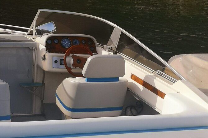 Exclusive Private Guided Boat Tour on Lake Como 1H - 4H - Isola Comacina: the only lake island and a built-in chance to swim