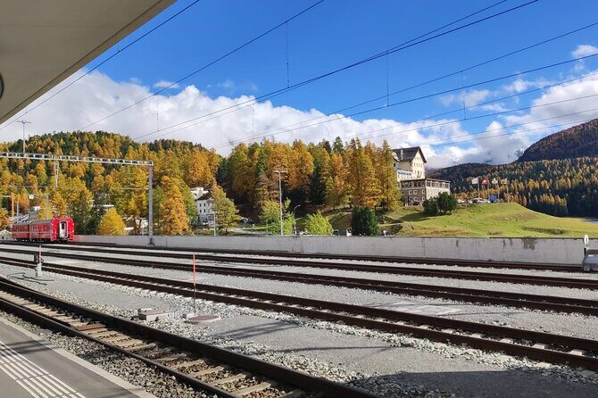 From Lake Como or Milan: Bernina Red Train Tour - St. Moritz in 90 Minutes: Walk, Pause, and Reset