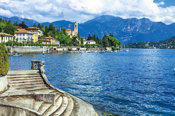 Full Day Lake Como - Starting in Como: Piazza Cavour as Your Day Hub