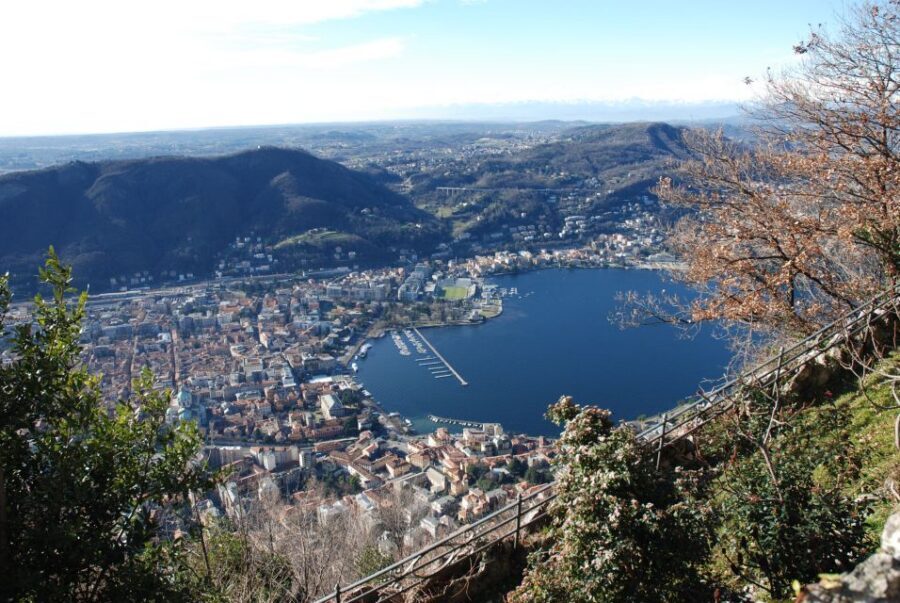 Half-Day Lake Como Discovery Tour from Milan - Milan to Como by train: the easiest way to start