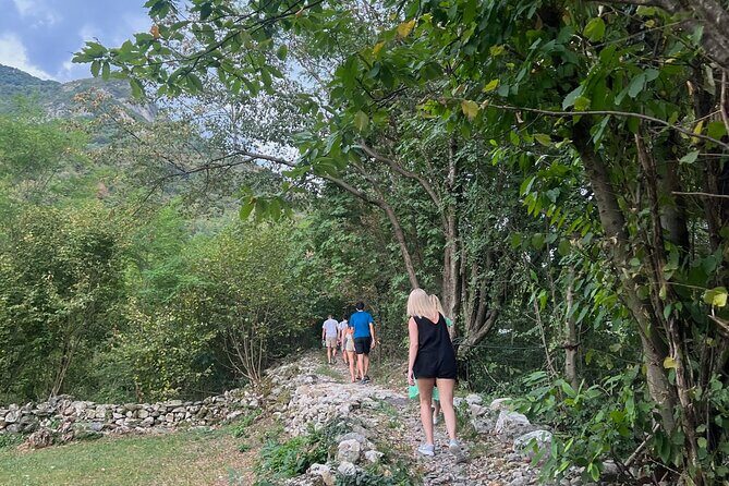 La 'Dolce Vita' Hike to Mountain House with Lake View Aperitivo - Why Marco and Natalie’s hosting makes the evening feel easy