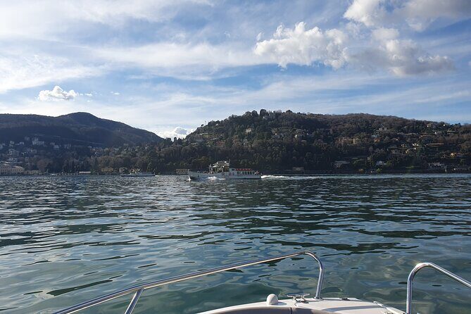 Lake Como: 2 Hours Boat Rent Without License - What Comfort and Safety Looks Like in a Small Group Boat