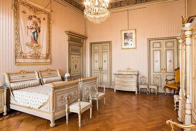 Lake Como and its villas tour - The Visconti-era mansion tied to Erba chemists and Ludwig