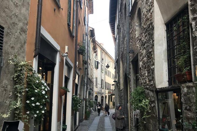 Lake Como: eBike City Tour Guided by an iPad and a Tour Leader - Teatro Sociale and Basilica di Sant’Abbondio: Architecture You Can Feel