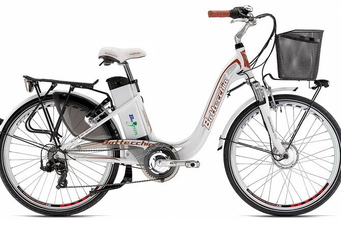 Lake Como: eBike City Tour Guided by an iPad and a Tour Leader - St. Stephen’s Cathedral Area: Cattedrale di Como as the Opening Anchor
