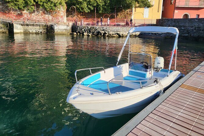 License Free Boat Rental 40hp - Lake Como - Swim breaks and onboard comfort: the small details that matter