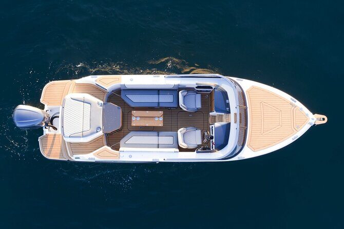 Luxury Sunset Lake Como 1h or experience with enchanting view - The Alfastreet 25 experience: sleek design and true “on the water” comfort