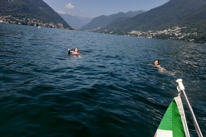 Luxury Sunset Lake Como 1h or experience with enchanting view - Onboard atmosphere: wine, music, and the “shoes off” moment