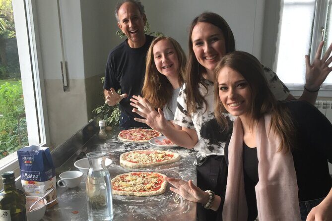 Pizza Training Experience. Como Area - Pizza Training Experience in Como Area: Why this class is a fun use of time