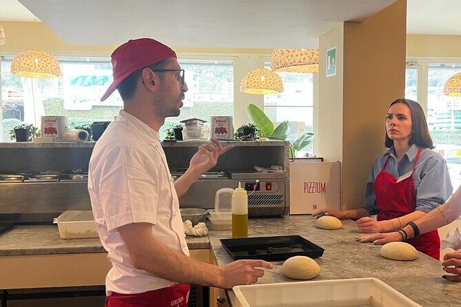 Premium Pizza Making Class at a Pizzeria in Como - Drinks included: beer or wine, then limoncello