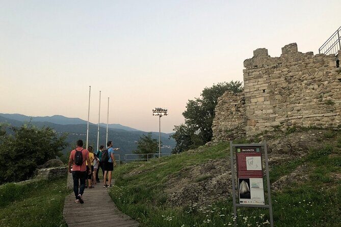 Private 2-Hour Tour of the Medieval Castle over Lake Como - Optional Wine Tasting and Snacks at Booking