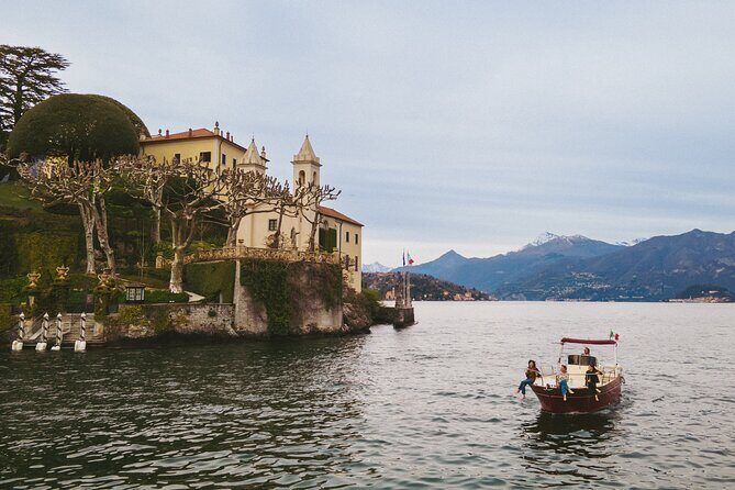 Private Boat Tour on Italian Gozzo on Lake Como - Private Italian gozzo on Lake Como: value for up to 7 people