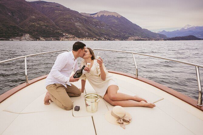 Private Boat Tour on Italian Gozzo on Lake Como - Lake Lenno and Gulf of Venus: the route that slows your pulse