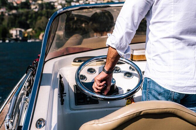 Private Boat Tour with Open Bar Lake Como 7 Pax - Key highlights at a glance