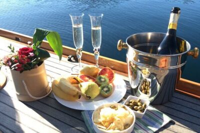 Private Guided Sailing Boat Tour on Lake Como with Aperitif - Bellagio Departure: Getting Oriented Fast