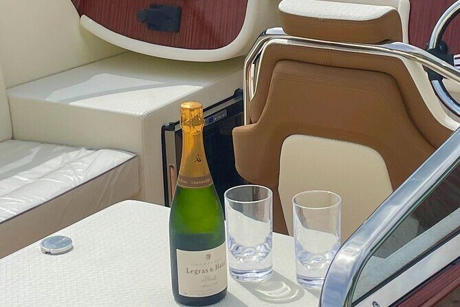 Private wooden boat tour on Lake Como - Why a private wooden boat on Lake Como feels different