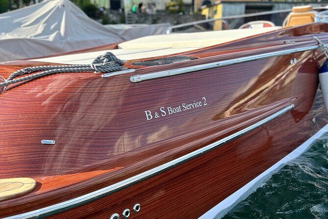 Private wooden boat tour on Lake Como - Villa del Balbiano and the Ossuccio side: film fame meets historic detail