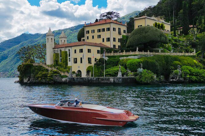 Private wooden boat tour on Lake Como - Laglio to Villa d’Este: the villa corridor you can actually see well
