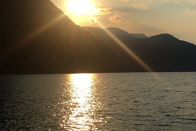 Sailing at Sunset on Lake Como: How to escape from daily routine - Aperi-dinner with Prosecco: the included meal is part of the experience