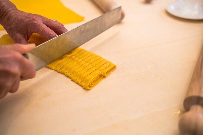 Small group Pasta and Tiramisu class in Como - How the Small Group Works (Max 8) and What That Means for You
